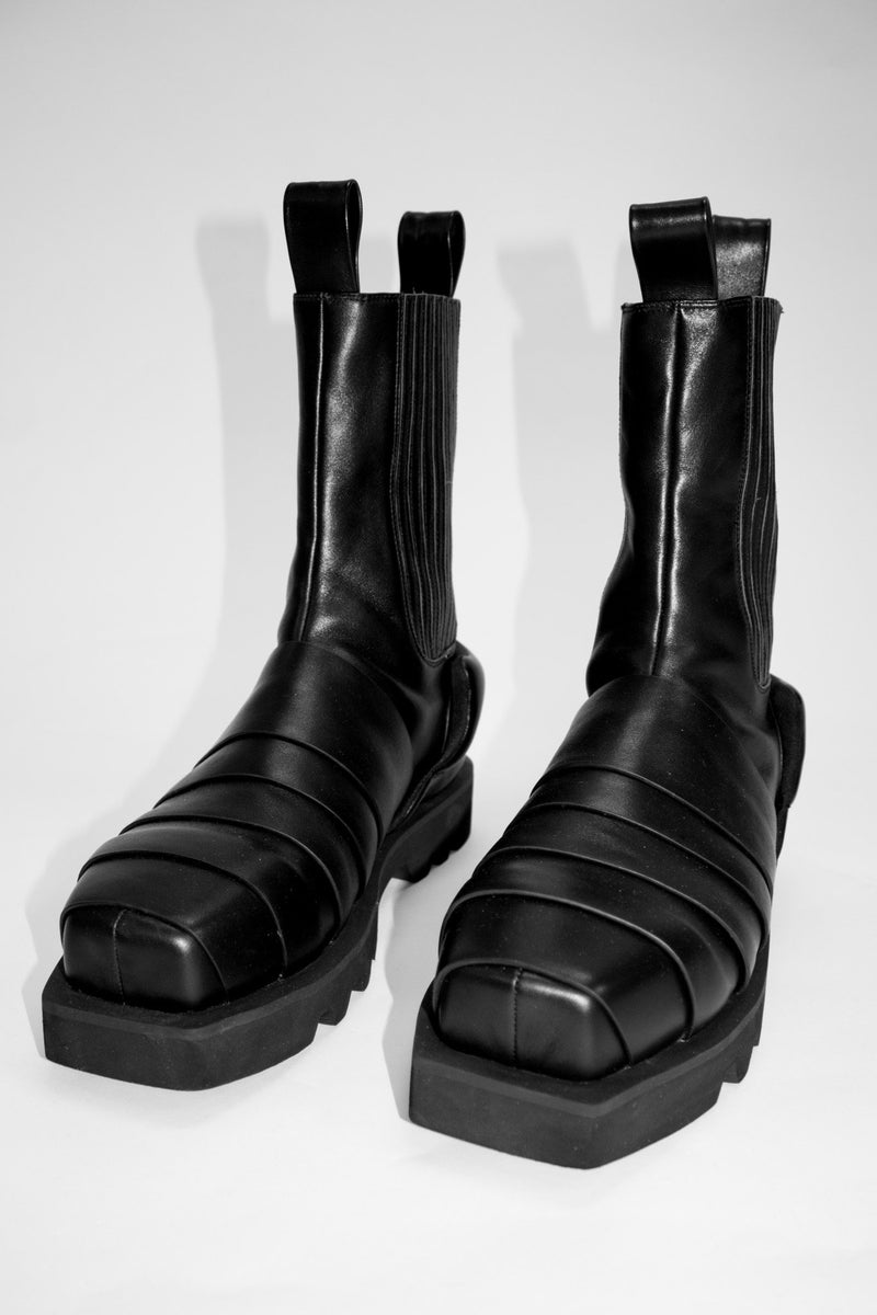 Light Super Leather Boots - NELLY JOHANSSON