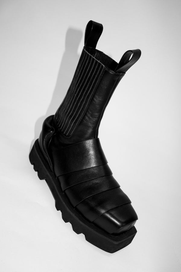 Light Super Leather Boots - NELLY JOHANSSON