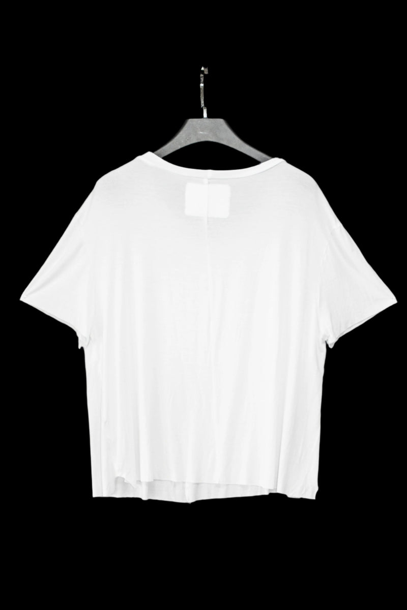 Cropped V-Neck T-Shirt - NELLY JOHANSSON